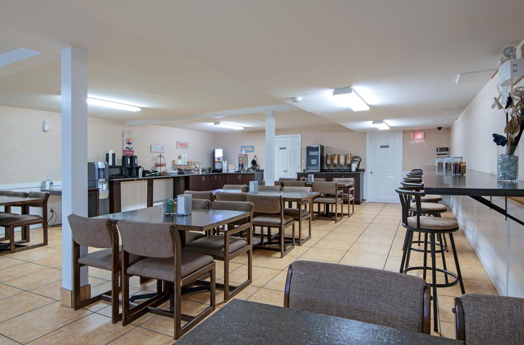 Travelodge By Wyndham Kamloops Mountview Bagian luar foto