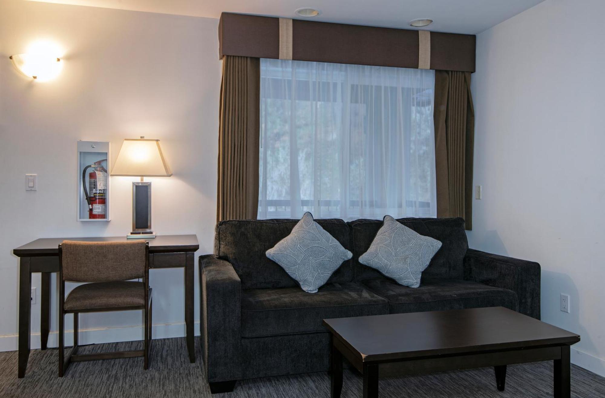 Travelodge By Wyndham Kamloops Mountview Bagian luar foto