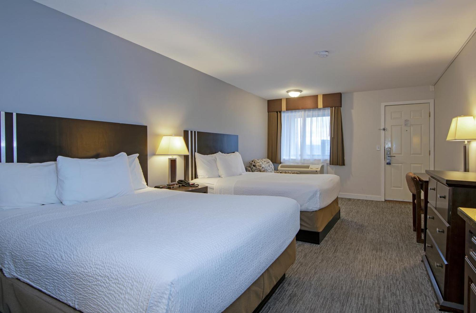 Travelodge By Wyndham Kamloops Mountview Bagian luar foto