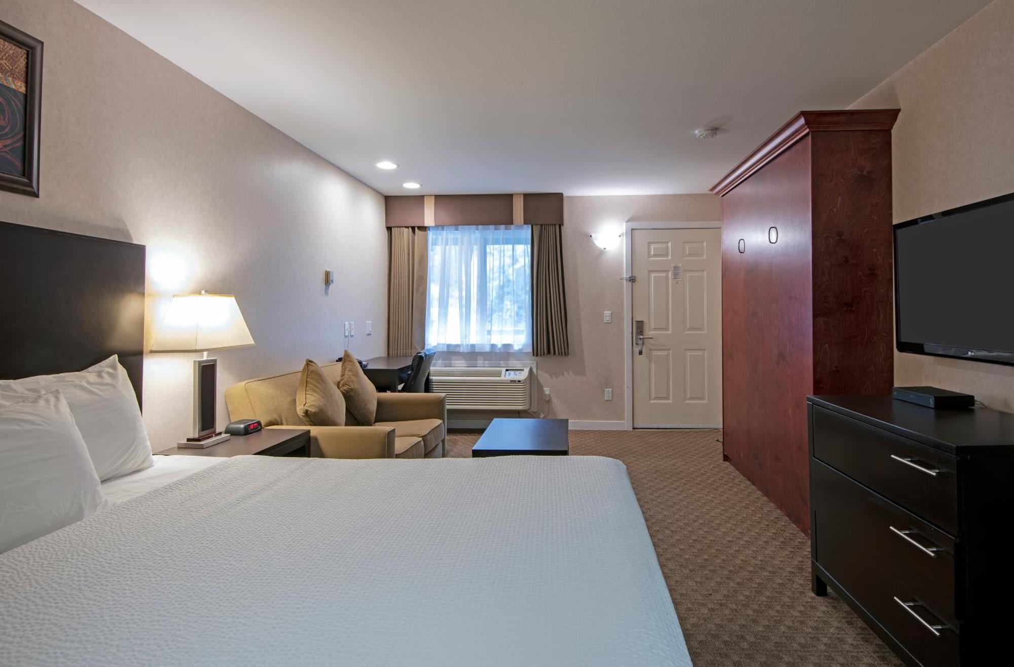 Travelodge By Wyndham Kamloops Mountview Bagian luar foto