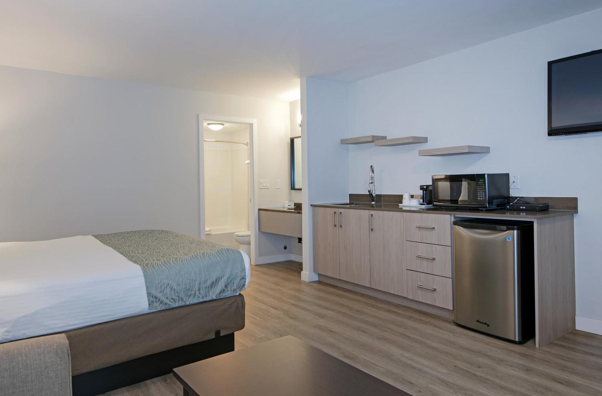 Travelodge By Wyndham Kamloops Mountview Bagian luar foto
