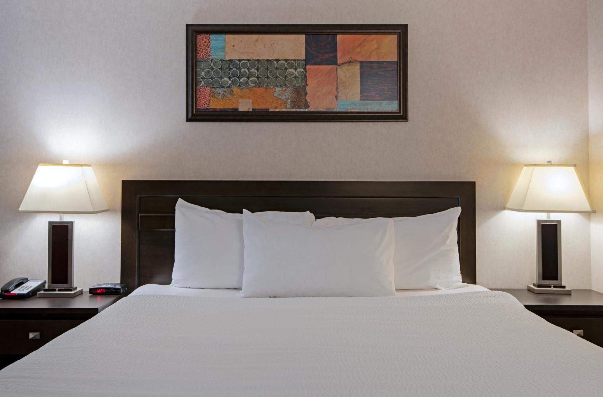 Travelodge By Wyndham Kamloops Mountview Bagian luar foto