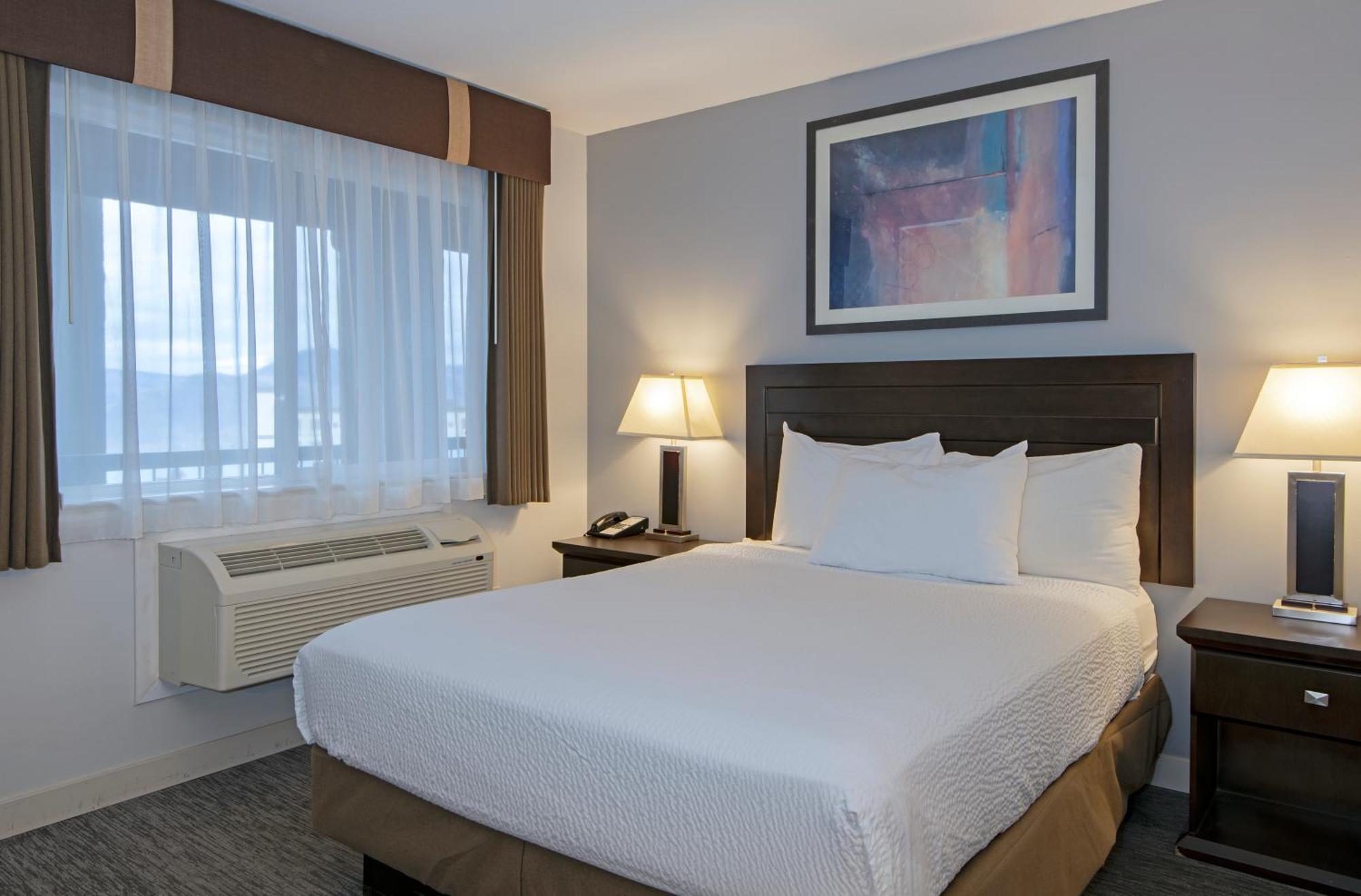 Travelodge By Wyndham Kamloops Mountview Bagian luar foto