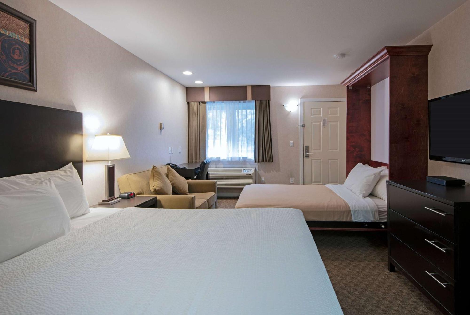 Travelodge By Wyndham Kamloops Mountview Bagian luar foto