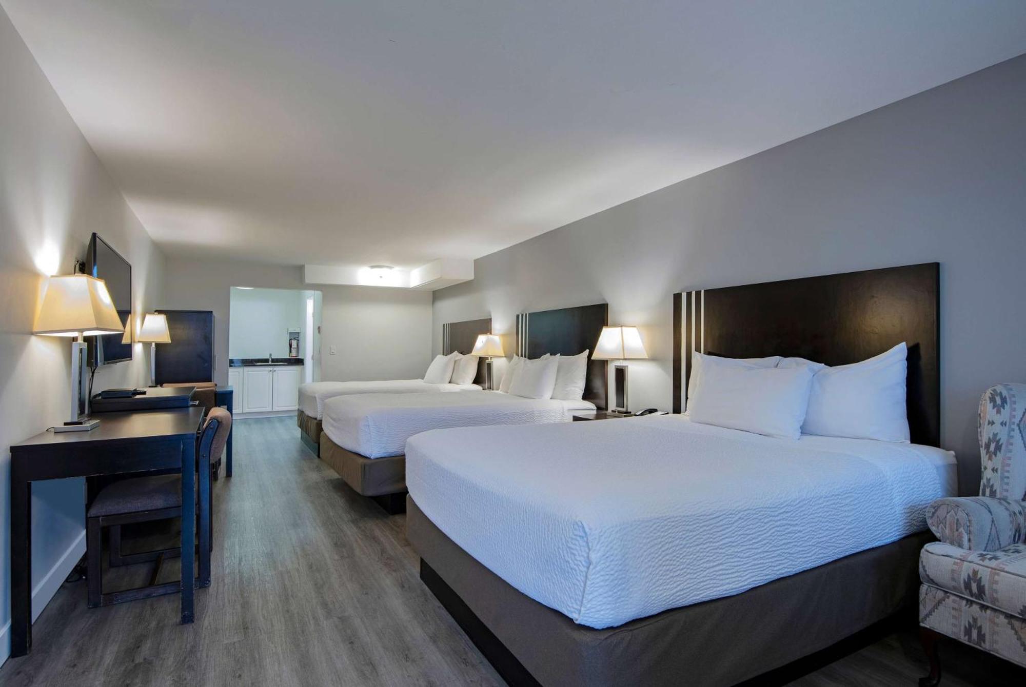 Travelodge By Wyndham Kamloops Mountview Bagian luar foto